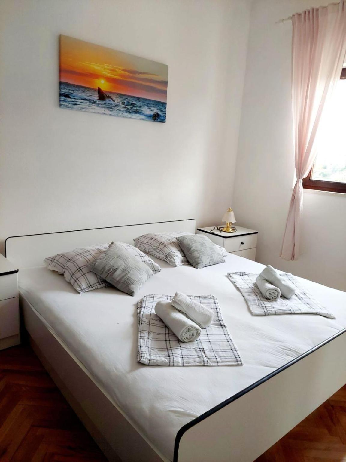 Apartments Pavao Postira Exterior photo